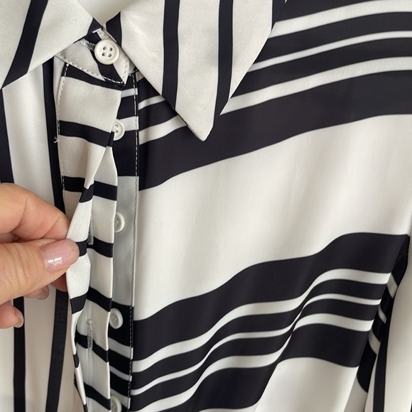 STEVE MADDEN NAVY/WHITE DRESS - Picture 2 of 6